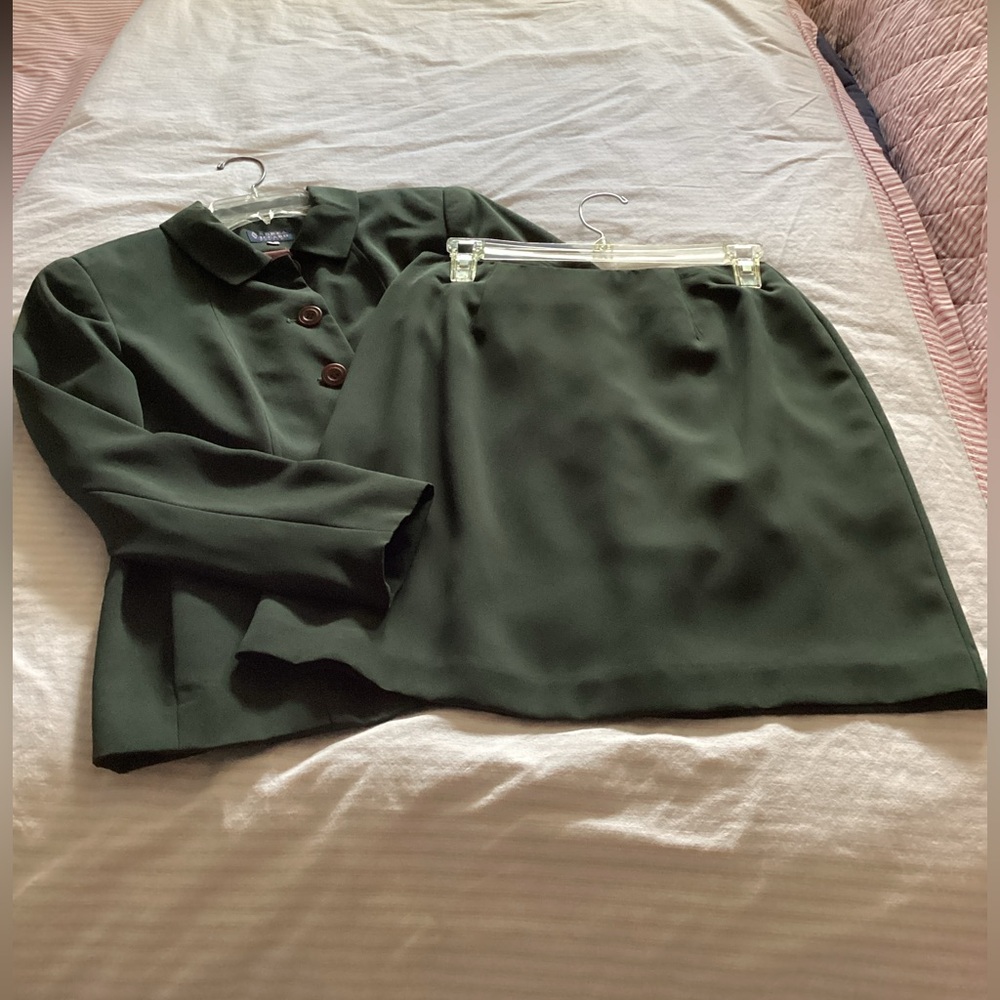 Ladies Andrea Viccaro 2 Pc Skirt Suit - Olive Green - 8P